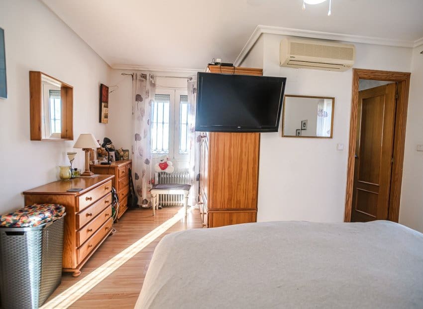 6 chambre Villa/Maison à vendre à Torrevieja avec piscine - 610 000 € (Ref: 9539645)