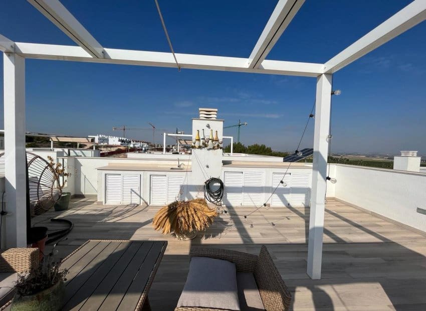 3 soverom Villa til salgs i Torrevieja med svømmebasseng - € 489 000 (Ref: 9539650)