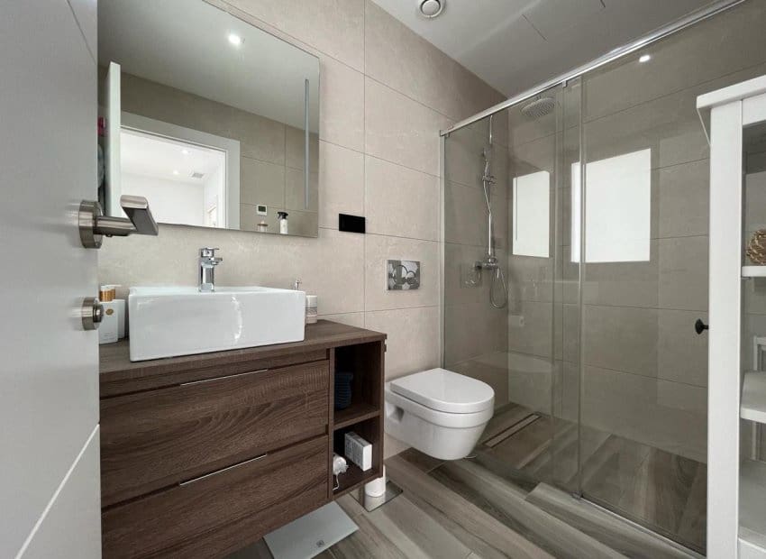 3 soverom Villa til salgs i Torrevieja med svømmebasseng - € 489 000 (Ref: 9539650)