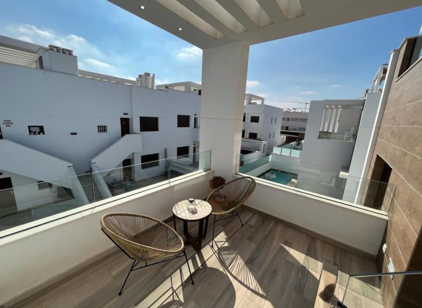 3 soverom Villa til salgs i Torrevieja med svømmebasseng - € 489 000 (Ref: 9539650)