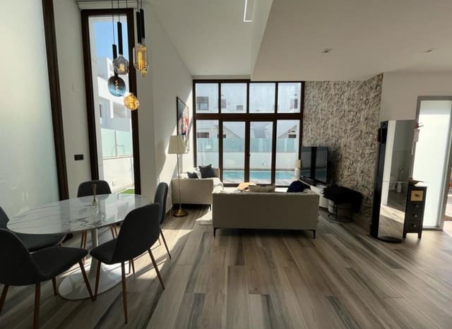 3 soverom Villa til salgs i Torrevieja med svømmebasseng - € 489 000 (Ref: 9539650)