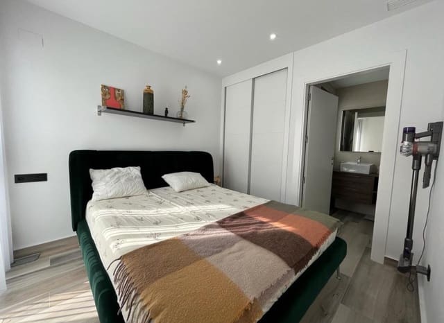 3 soverom Villa til salgs i Torrevieja med svømmebasseng - € 489 000 (Ref: 9539650)