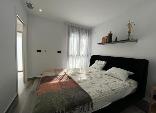 3 soverom Villa til salgs i Torrevieja med svømmebasseng - € 489 000 (Ref: 9539650)