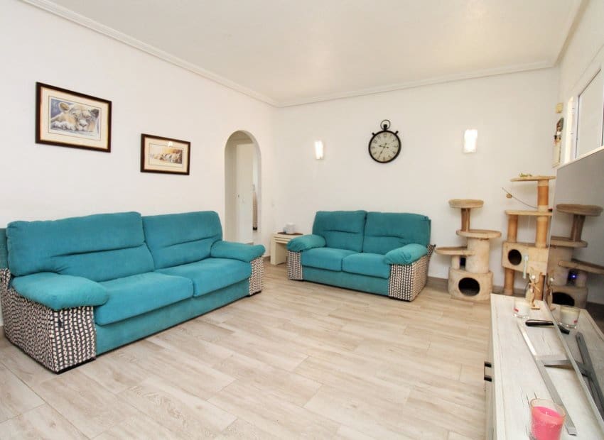 4 Zimmer Villa zu verkaufen in Playa Flamenca mit Pool - 399.950 € (Ref: 9539658)