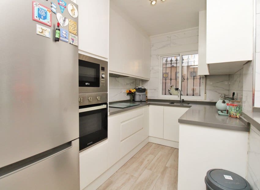 4 Zimmer Villa zu verkaufen in Playa Flamenca mit Pool - 399.950 € (Ref: 9539658)