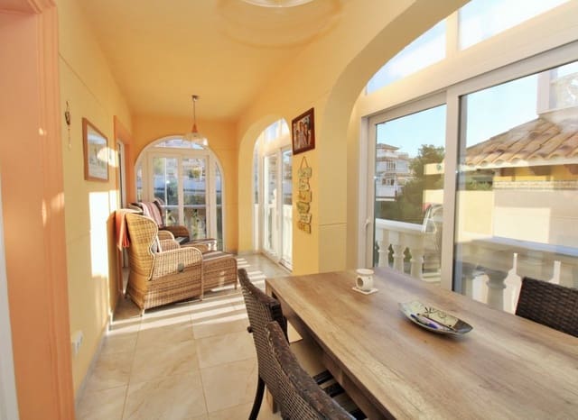 4 Zimmer Villa zu verkaufen in Playa Flamenca, Orihuela mit Pool - 399.950 € (Ref: 9539658)