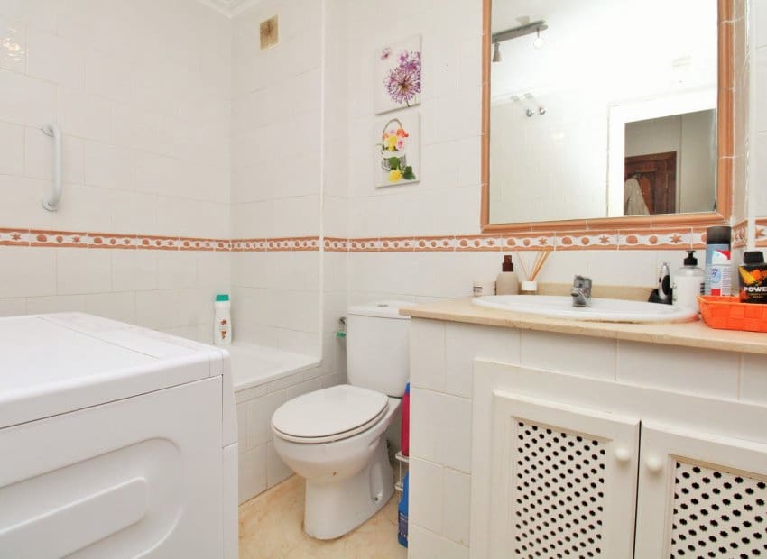 2 makuuhuone Huoneisto myytävänä paikassa La Florida mukana uima-altaan - 189 950 € (Ref: 9539659)