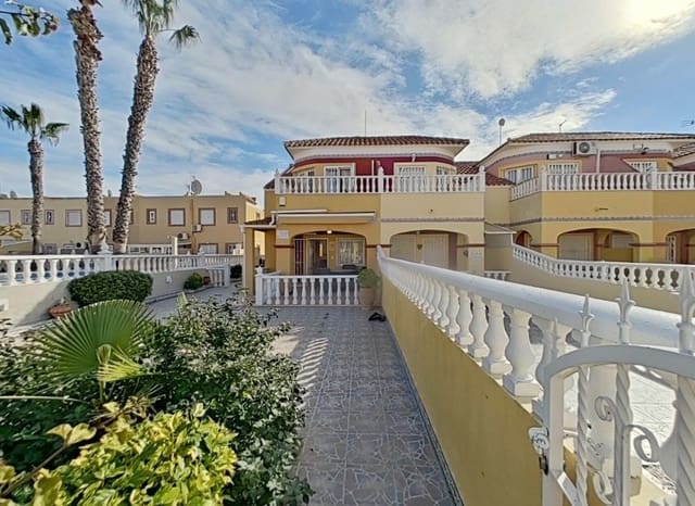 2 soveværelse Rækkehus til salg i La Regia, Orihuela med swimmingpool - € 225.000 (Ref: 9539662)