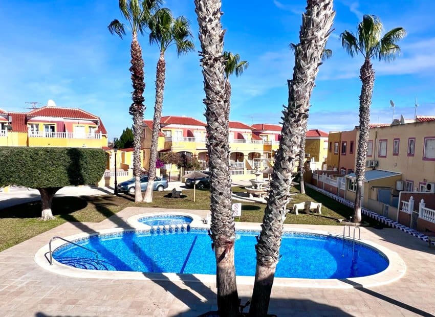 2 soveværelse Rækkehus til salg i La Regia med swimmingpool - € 225.000 (Ref: 9539662)