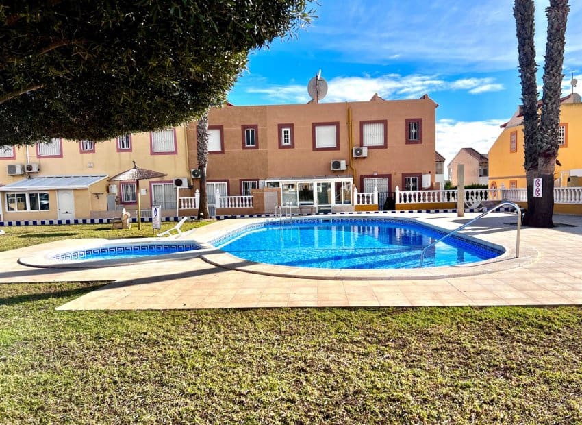 2 soveværelse Rækkehus til salg i La Regia med swimmingpool - € 225.000 (Ref: 9539662)