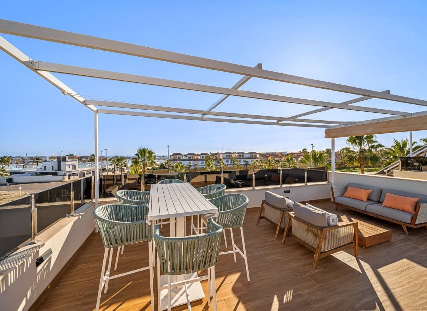 4 slaapkamer Villa te koop in Orihuela Costa met zwembad - € 695.000 (Ref: 9539665)