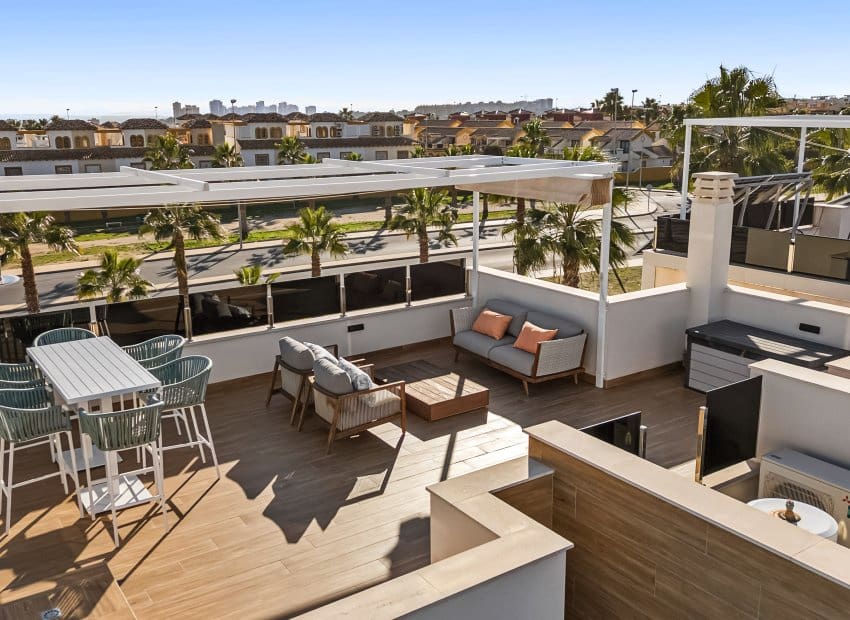 4 slaapkamer Villa te koop in Orihuela Costa met zwembad - € 695.000 (Ref: 9539665)