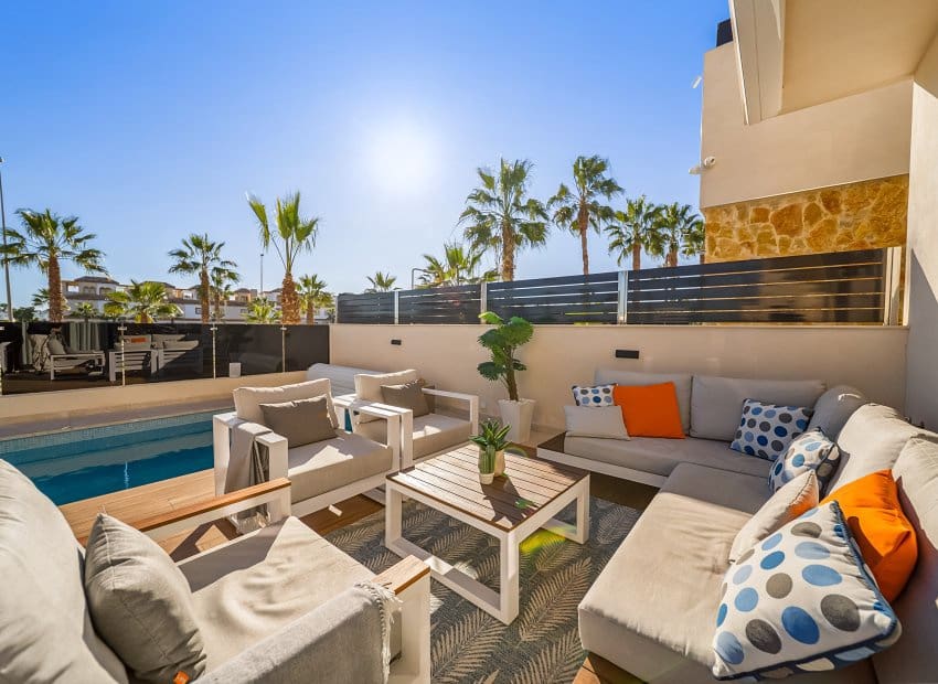 4 slaapkamer Villa te koop in Orihuela Costa met zwembad - € 695.000 (Ref: 9539665)