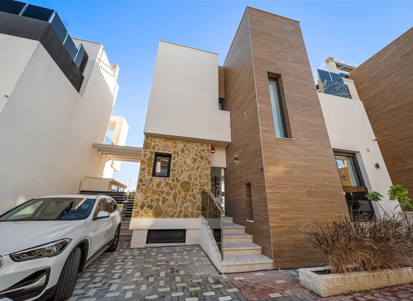 4 slaapkamer Villa te koop in Orihuela Costa met zwembad - € 695.000 (Ref: 9539665)