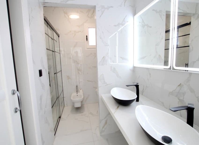 6 soverom Villa til salgs i Lo Crispin med svømmebasseng - € 395 000 (Ref: 9542075)