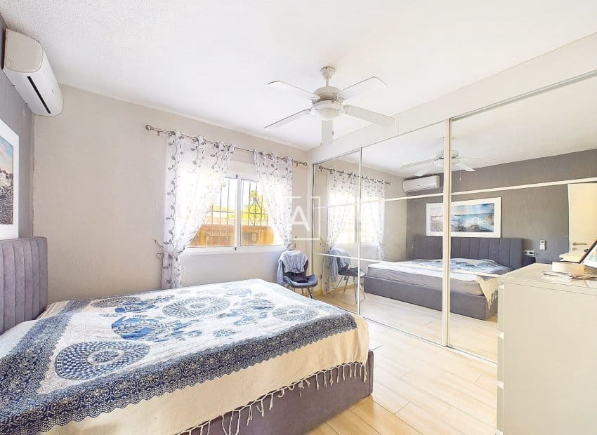 4 chambre Villa/Maison à vendre à Pinar de Campoverde avec piscine - 440 000 € (Ref: 9550140)