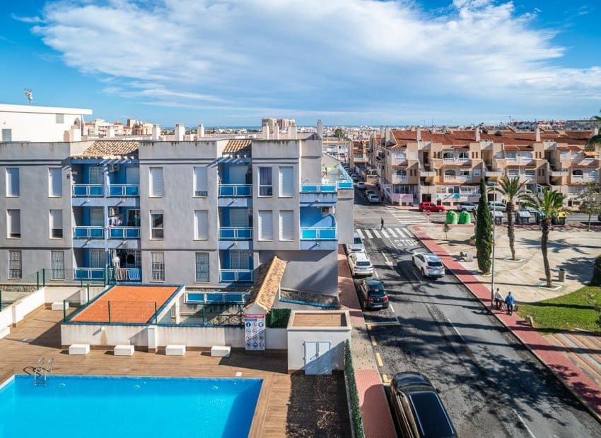 1 soveværelse Lejlighed til salg i Torrevieja med swimmingpool - € 199.900 (Ref: 9550145)