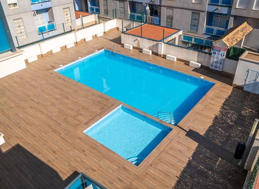 1 soveværelse Lejlighed til salg i Torrevieja med swimmingpool - € 199.900 (Ref: 9550145)