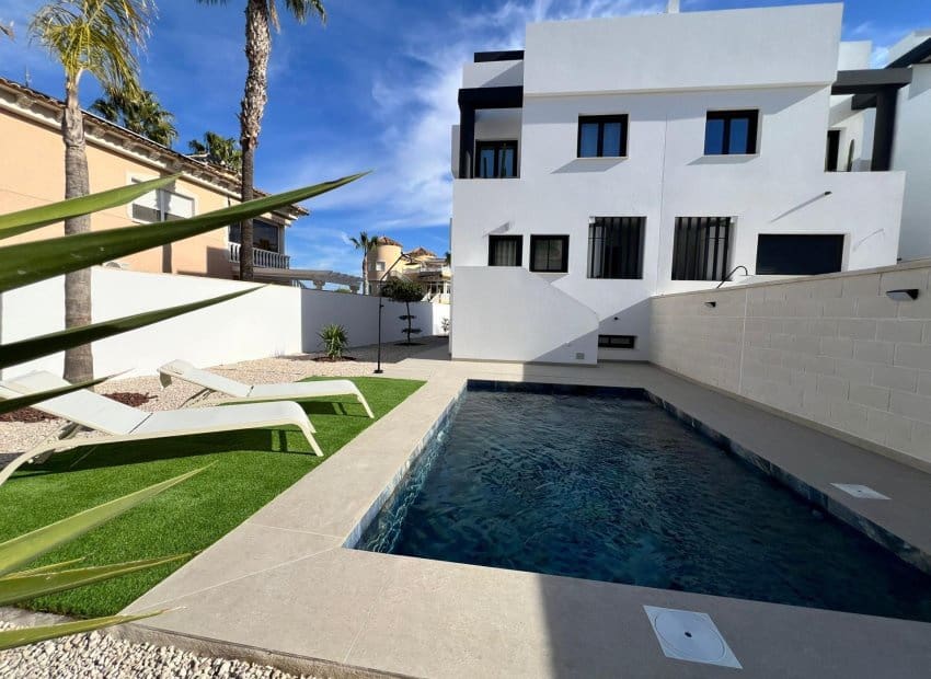 3 bedroom Semi-detached Villa for sale in Benferri - € 298,000 (Ref: 9550147)