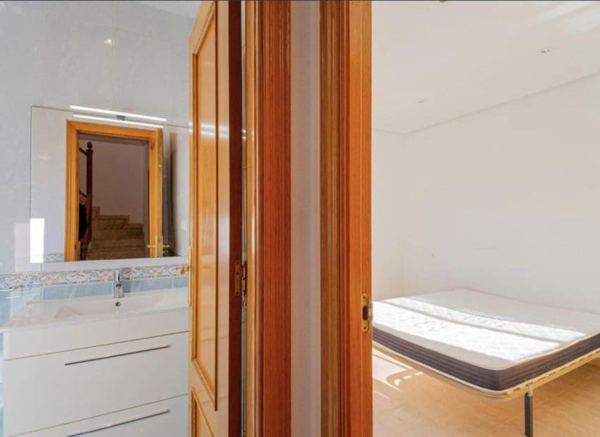 2 soveværelse Byhus til salg i La Florida med swimmingpool - € 199.000 (Ref: 9553054)