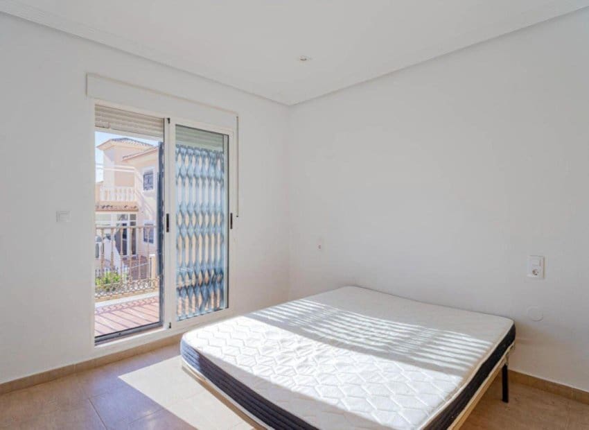 2 soveværelse Byhus til salg i La Florida med swimmingpool - € 199.000 (Ref: 9553054)