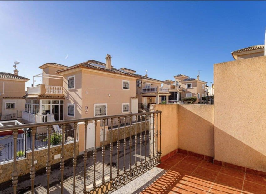 2 soveværelse Byhus til salg i La Florida med swimmingpool - € 199.000 (Ref: 9553054)