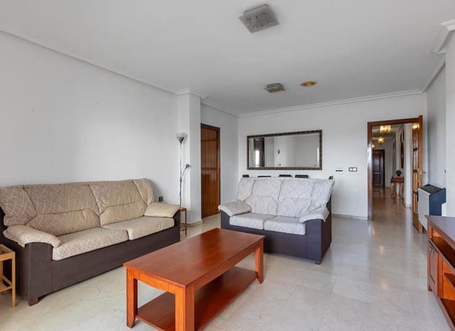 3 soveværelse Villa til salg i Centro - Muelle Pesquero, Torrevieja - € 375.000 (Ref: 9558997)