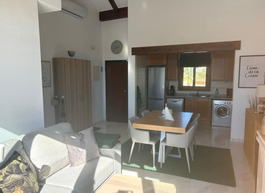 2 makuuhuone Kattohuoneisto myytävänä paikassa Algorfa mukana uima-altaan - 210 000 € (Ref: 9558999)