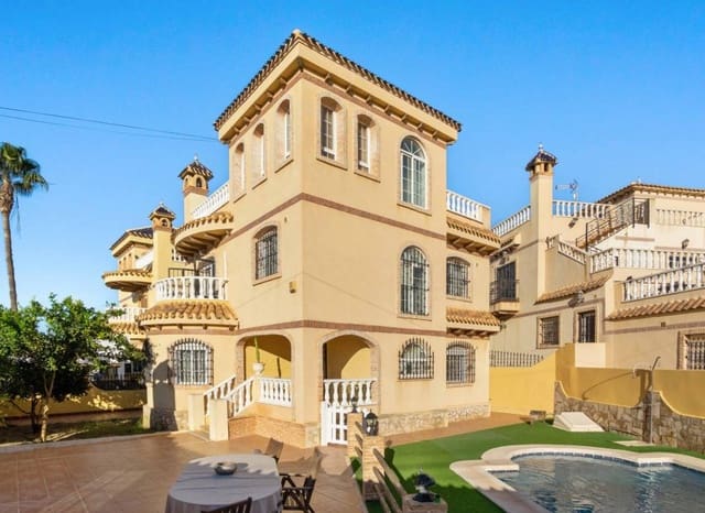 5 soveværelse Villa til salg i Las Mimosas, Orihuela med swimmingpool - € 350.000 (Ref: 9559002)