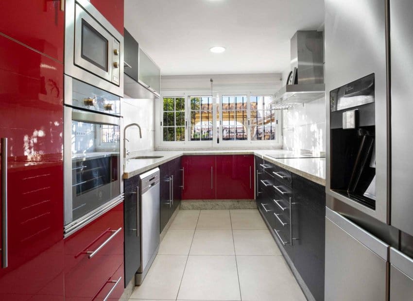 5 soveværelse Villa til salg i Las Mimosas med swimmingpool - € 350.000 (Ref: 9559002)