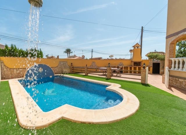 5 soveværelse Villa til salg i Las Mimosas, Orihuela med swimmingpool - € 350.000 (Ref: 9559002)