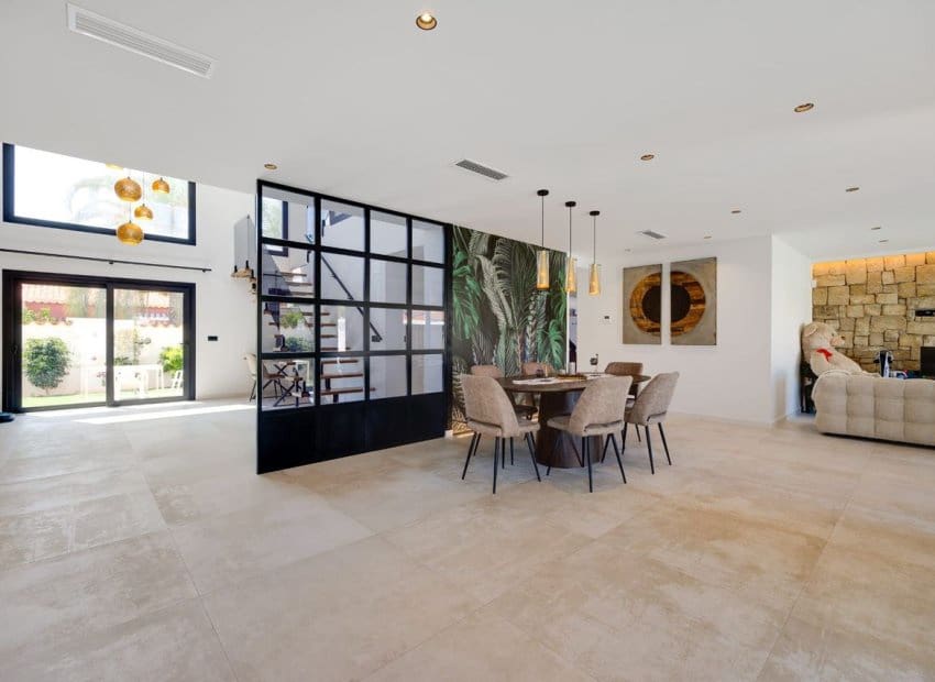 5 soveværelse Villa til salg i Torrevieja med swimmingpool - € 1.250.000 (Ref: 9559005)