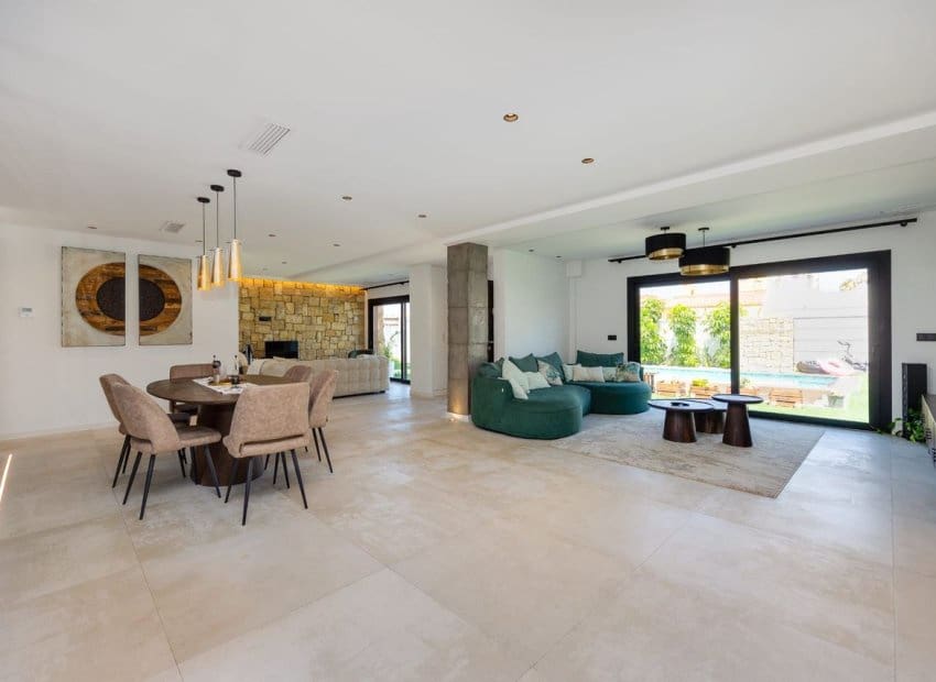 5 soveværelse Villa til salg i Torrevieja med swimmingpool - € 1.250.000 (Ref: 9559005)