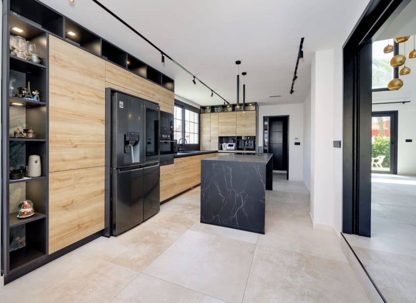 5 soveværelse Villa til salg i Torrevieja med swimmingpool - € 1.250.000 (Ref: 9559005)