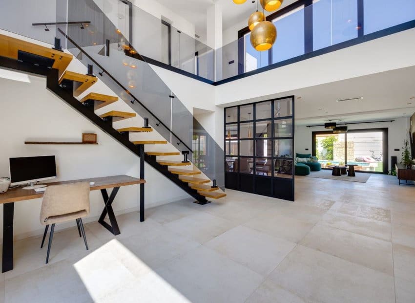 5 soveværelse Villa til salg i Torrevieja med swimmingpool - € 1.250.000 (Ref: 9559005)