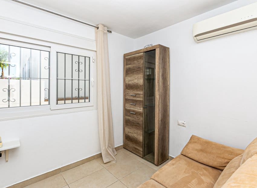 4 Zimmer Villa zu verkaufen in San Fulgencio mit Pool - 389.000 € (Ref: 9559008)