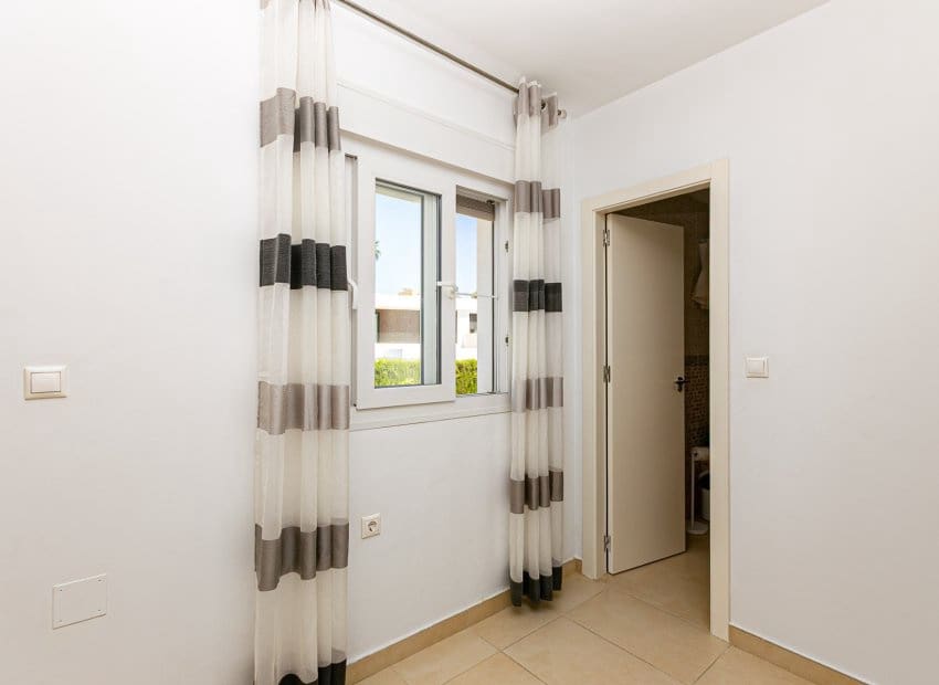 4 Zimmer Villa zu verkaufen in San Fulgencio mit Pool - 389.000 € (Ref: 9559008)