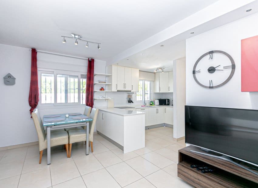 4 Zimmer Villa zu verkaufen in San Fulgencio mit Pool - 389.000 € (Ref: 9559008)