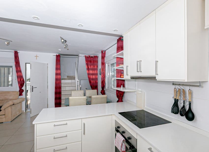 4 Zimmer Villa zu verkaufen in San Fulgencio mit Pool - 389.000 € (Ref: 9559008)