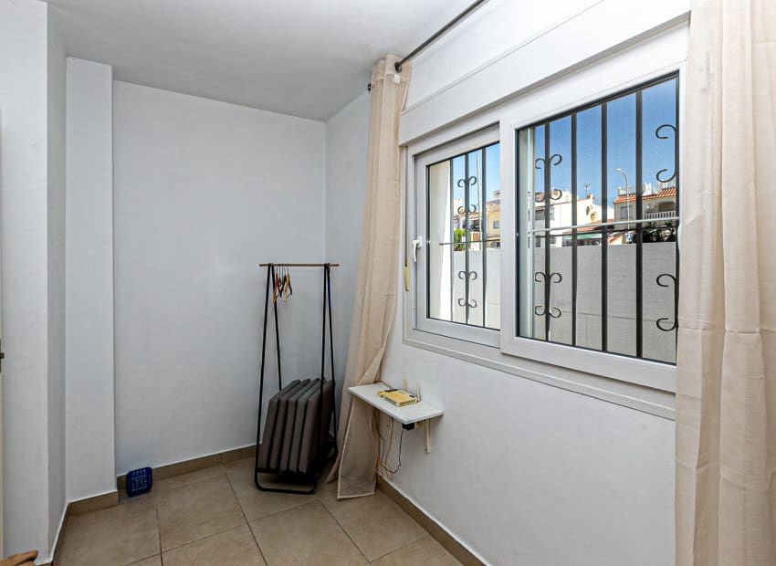 4 Zimmer Villa zu verkaufen in San Fulgencio mit Pool - 389.000 € (Ref: 9559008)