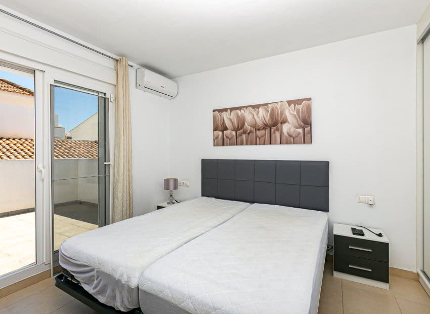 4 Zimmer Villa zu verkaufen in San Fulgencio mit Pool - 389.000 € (Ref: 9559008)