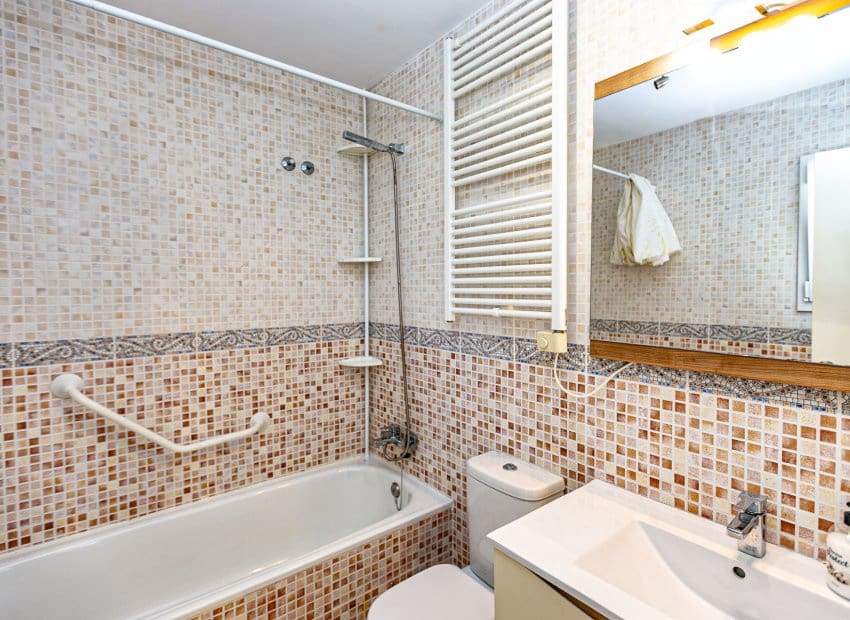 4 Zimmer Villa zu verkaufen in San Fulgencio mit Pool - 389.000 € (Ref: 9559008)