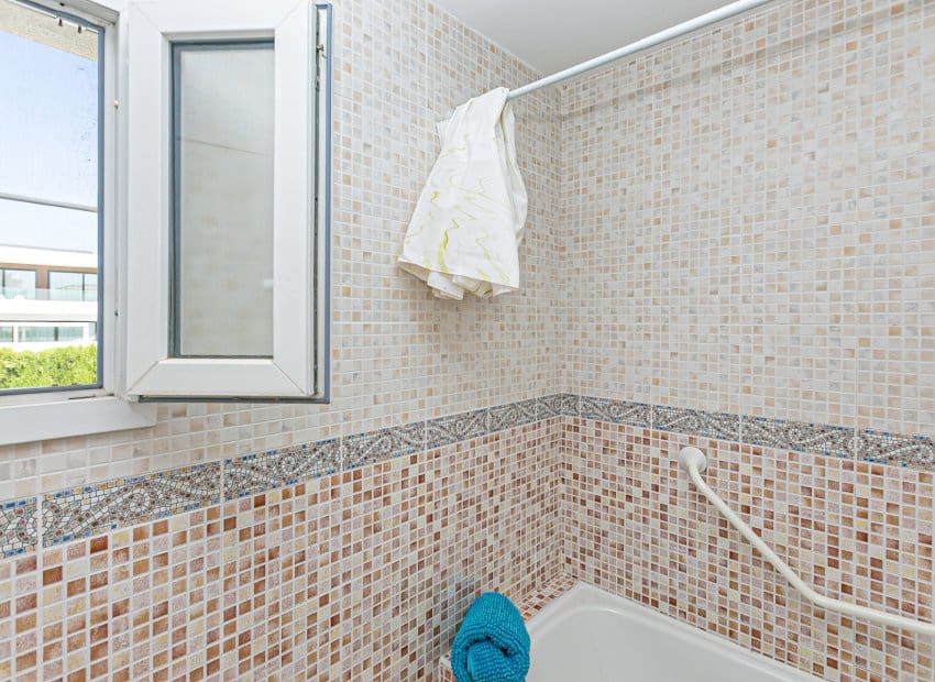 4 Zimmer Villa zu verkaufen in San Fulgencio mit Pool - 389.000 € (Ref: 9559008)