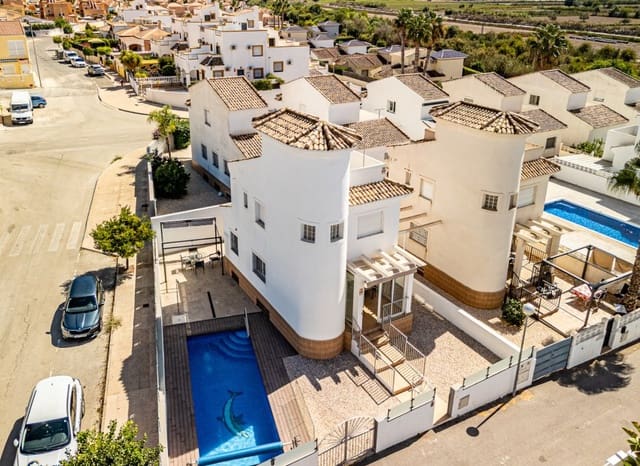 4 Zimmer Villa zu verkaufen in San Fulgencio mit Pool - 389.000 € (Ref: 9559008)