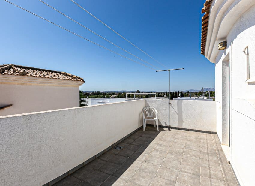 4 Zimmer Villa zu verkaufen in San Fulgencio mit Pool - 389.000 € (Ref: 9559008)