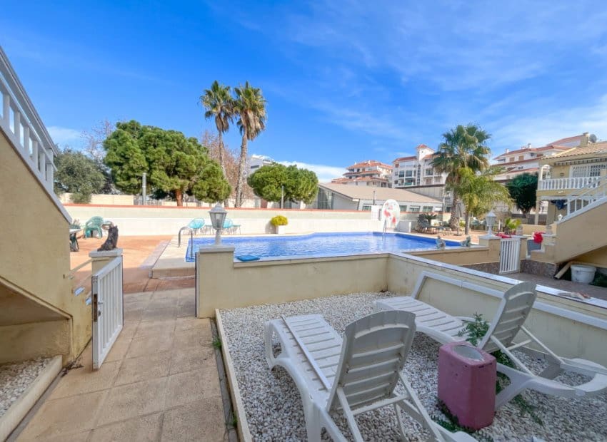 2 soveværelse Strandlejlighed til salg i La Mata - € 270.000 (Ref: 9563778)