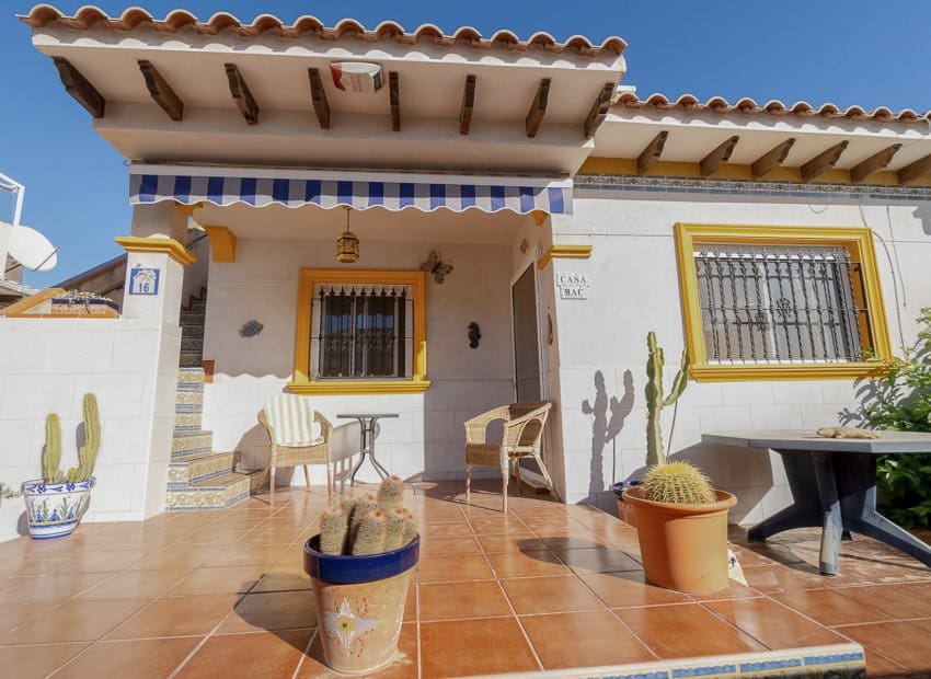 2 soveværelse Bungalow til salg i La Regia med swimmingpool - € 185.000 (Ref: 9572170)