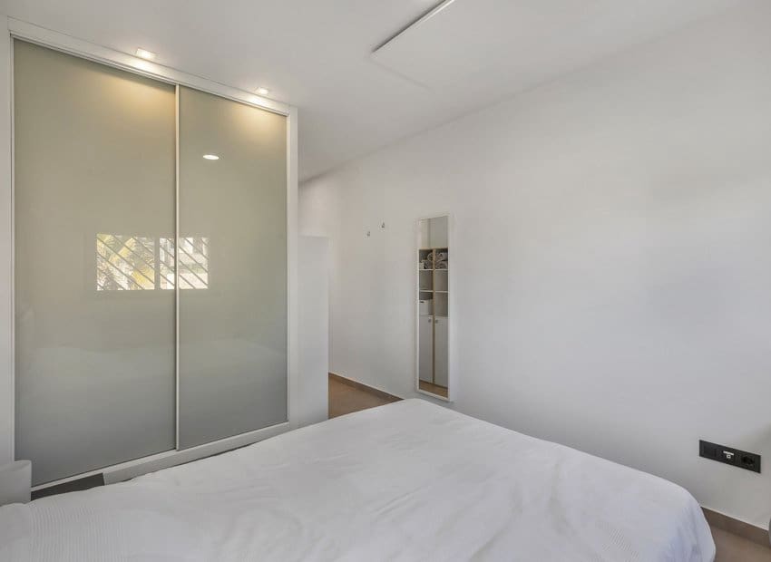 2 slaapkamer Appartement te koop in Punta Prima met zwembad - € 274.900 (Ref: 9572171)