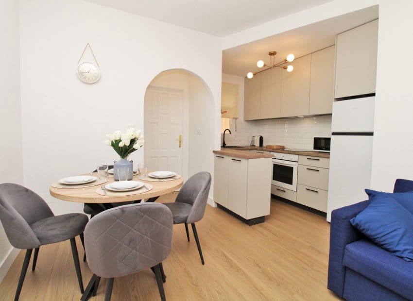 2 quarto Casa em Banda para venda em Villamartin com piscina - 179 000 € (Ref: 9572176)