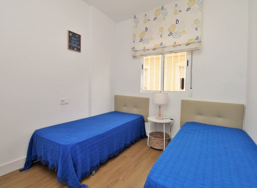 2 quarto Casa em Banda para venda em Villamartin com piscina - 179 000 € (Ref: 9572176)